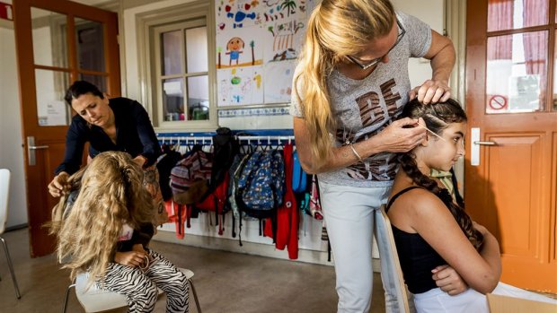 anp_luizen_moeders_school